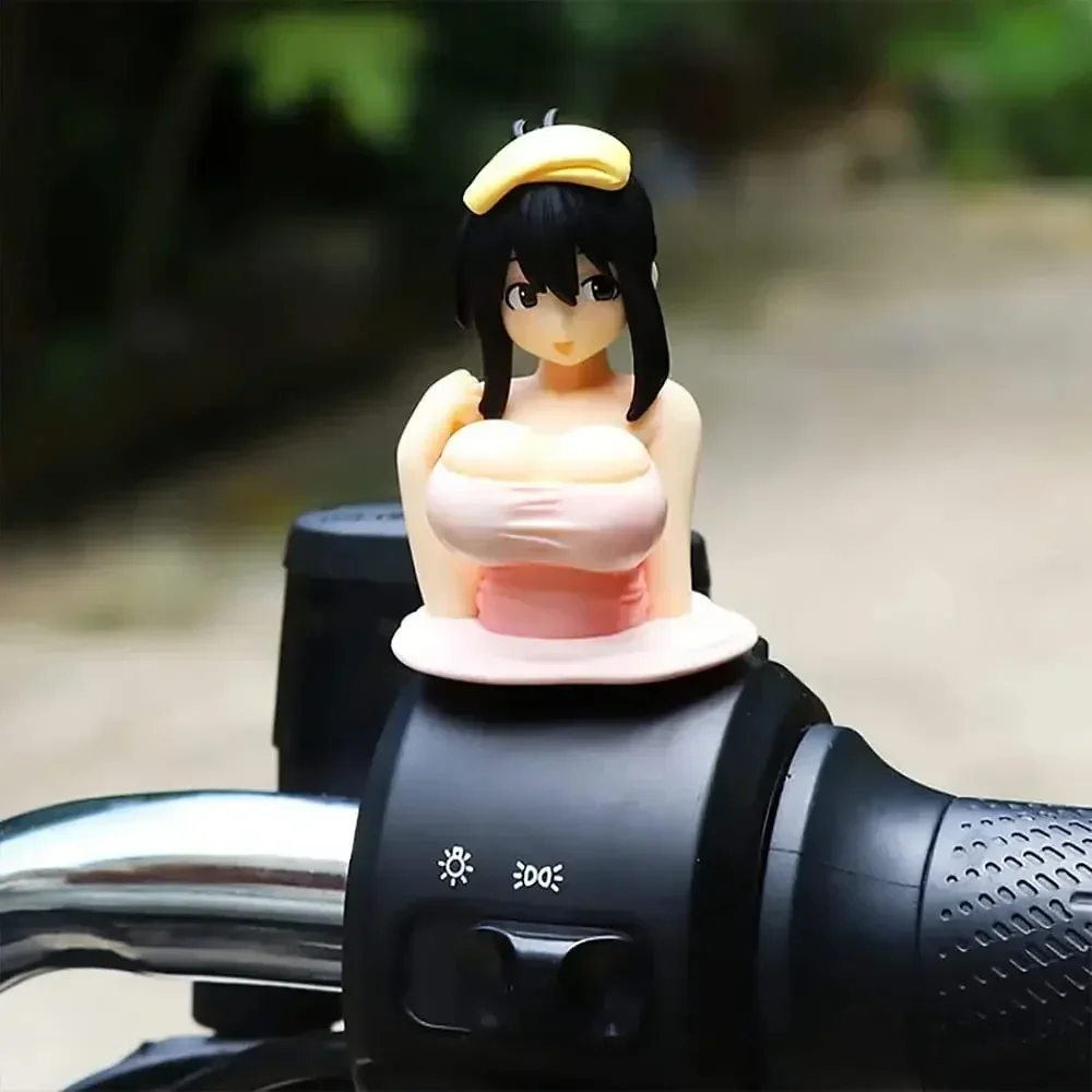 Car Accessories For Boys - Sexy Anime-Figur mit Beweglichen Brüsten als